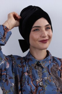 بونيه مخملية باللون الأسود - 