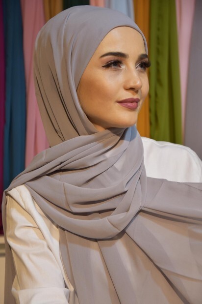 Ready Made Bonnet Practical Shawl Gray - 100285528 - 