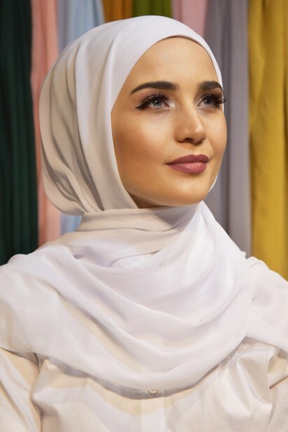 Ready Made Practical Bonnet Shawl White - 100285523 - 