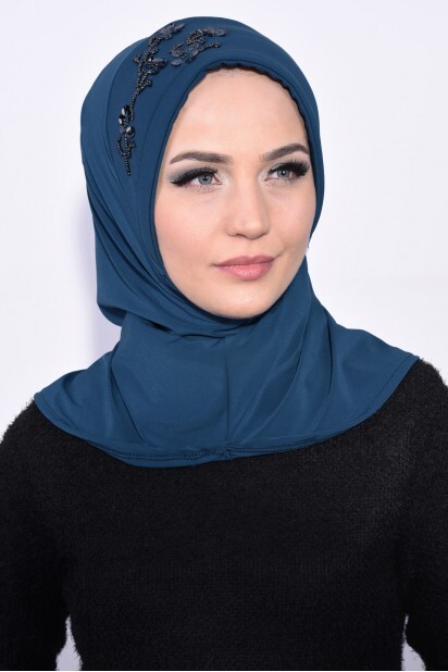 حجاب عملي مزين بالترتر أزرق بترولي