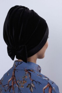 بونيه مخملية باللون الأسود - 