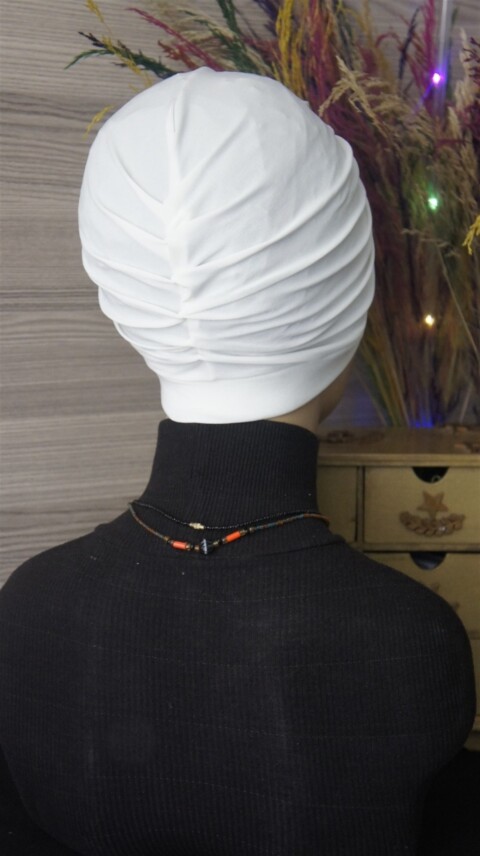 تقاطع بونيه أوف وايت - Hijab