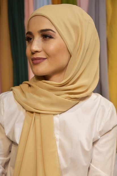 Ready Made Practical Bonnet Shawl Beige - 100285522 - 